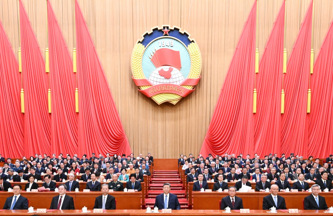 3月11日上午,中国人民政治协商会议第十四届全国委员会第四次会议在北京人民大会堂闭幕。这是习近平、李强、赵乐际、蔡奇、丁薛祥、李希、韩正在主席台就座。新华社记者 燕雁 摄